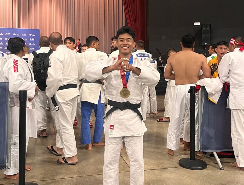 Anggota Polresta Jayapura Bripda Ilham Fadillah peraih medali perunggu di kejuaraan Judo