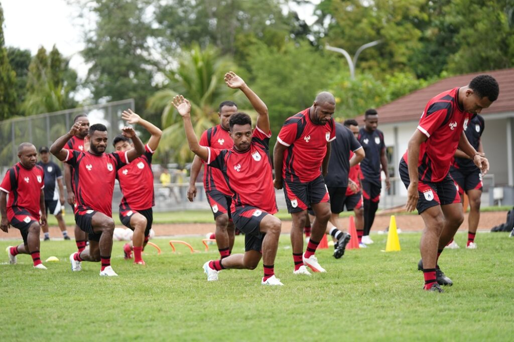 Skuad Persipura Jayapura saat menjalani sesi latihan di Kabupaten Kulon Progo