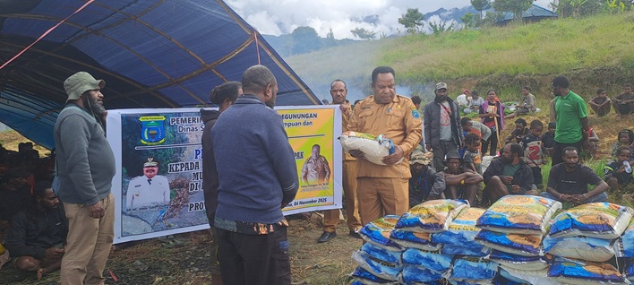 Pemprov Papua Prgunungan salurkan bantuan di 2 Distrik Kabupaten Nduga